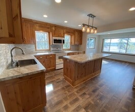 5454 Pagenkopf Rd in Maple Plain, MN - Building Photo - Building Photo
