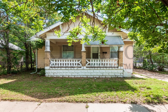 property at 1228 S Lulu St