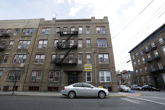 5200-5202 Palisade Ave in West New York, NJ - Foto de edificio - Building Photo