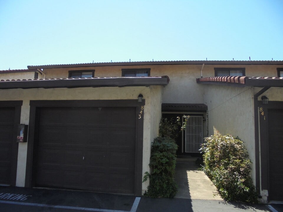 843 Mission Sierra Ct in Redding, CA - Building Photo
