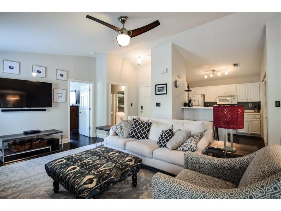 1347 Keys Crossing Dr NE in Atlanta, GA - Building Photo