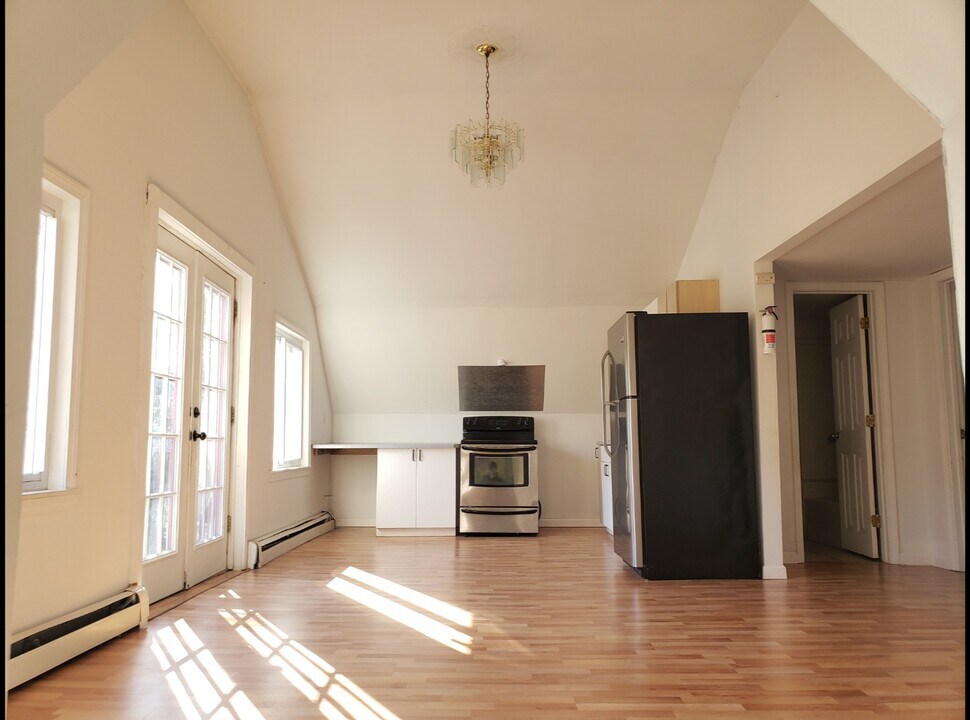 1370 Middle Rd, Unit 2 in Woolwich, ME - Building Photo