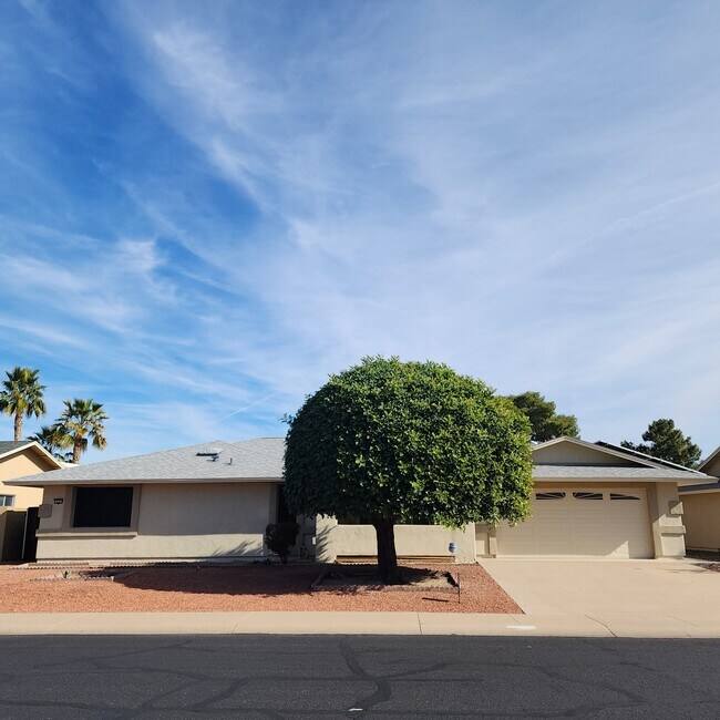 19221 N Welk Dr in Sun City, AZ - Building Photo - Building Photo