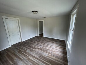 2861 W Jordan St in Shreveport, LA - Foto de edificio - Building Photo