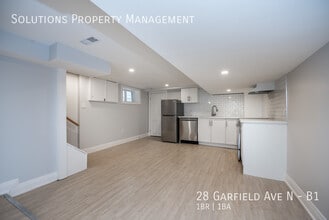 28 Garfield Av N in Hamilton, ON - Building Photo - Building Photo