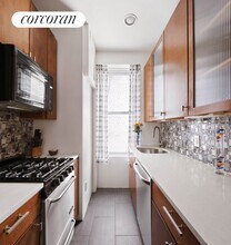 254 W 25th St in New York, NY - Building Photo - Building Photo