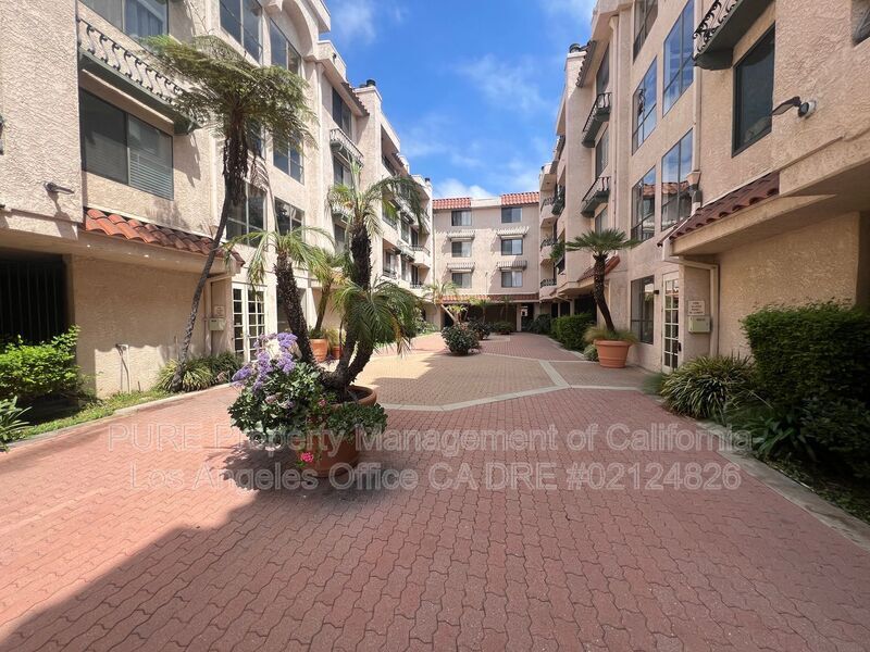 28006 S Western Ave in San Pedro, CA - Foto de edificio