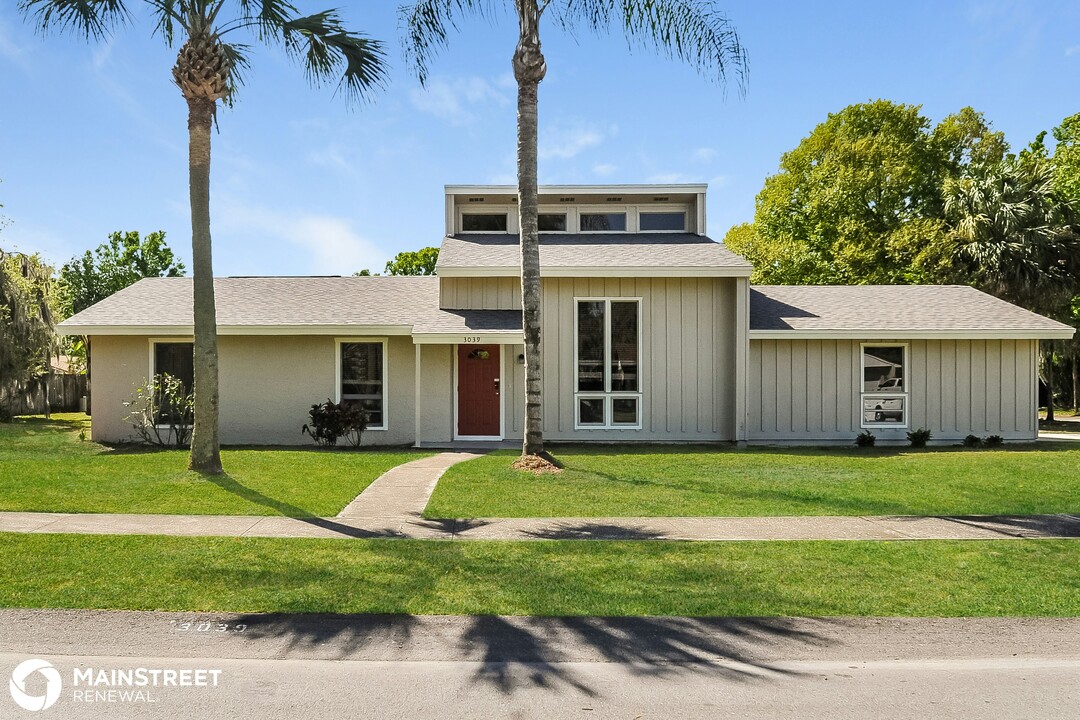 3039 Blown Feather Ln in Mulberry, FL - Building Photo