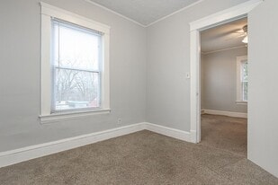 2811 Henninger Rd in Cleveland, OH - Building Photo