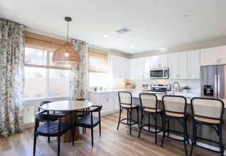 Tricon Hudson Crossing in Chandler, AZ - Foto de edificio - Building Photo