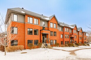 795 32E Av in Montréal, QC - Building Photo
