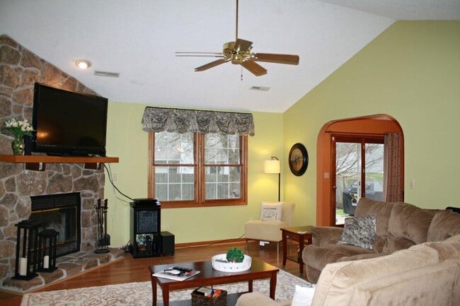 3700 Falmouth Dr in Columbia, MO - Building Photo - Building Photo