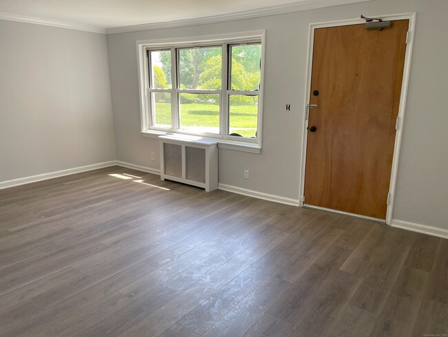 30 Standish Rd in Stamford, CT - Building Photo - Building Photo