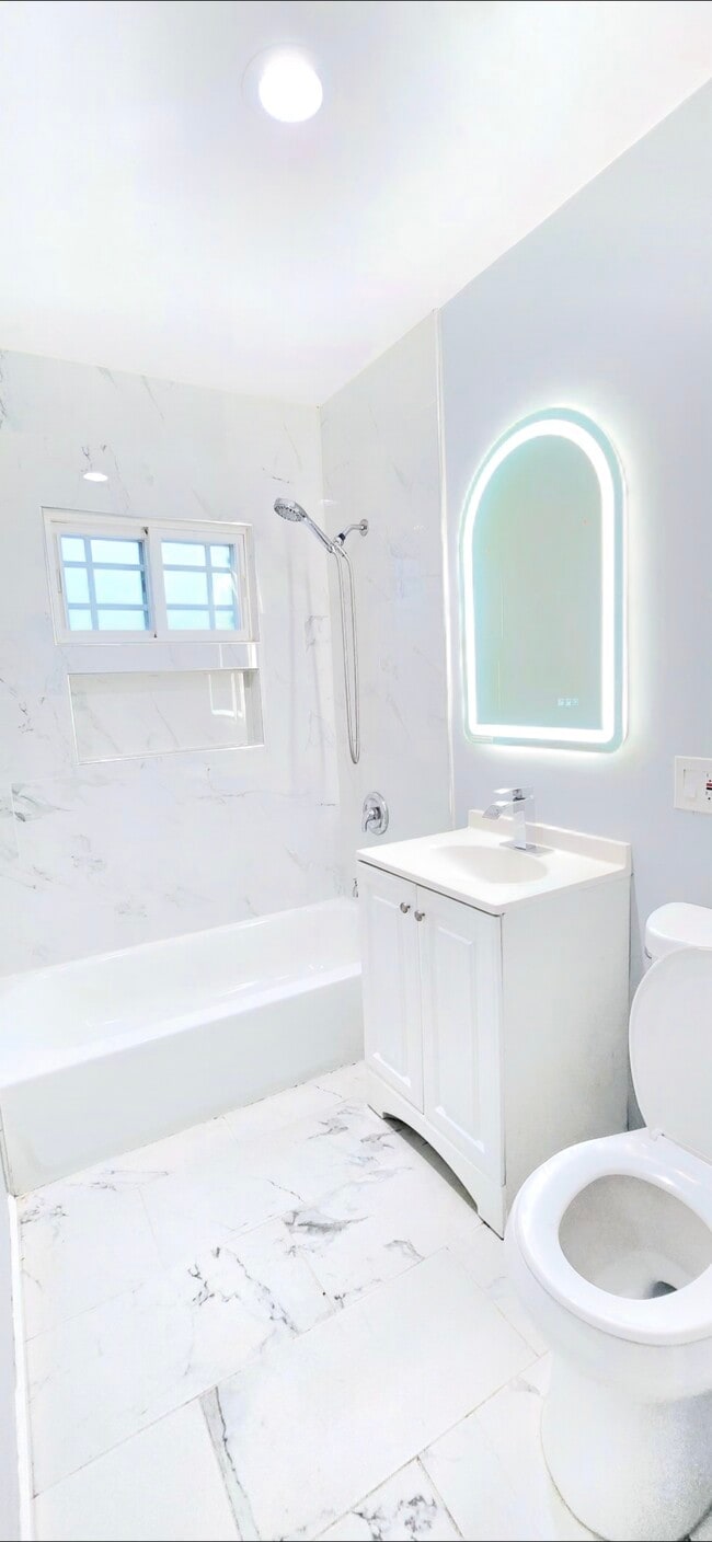 6228 Cahuenga Blvd in North Hollywood, CA - Building Photo - Building Photo