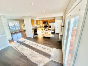 6466 Woodland Forest Dr in Elkridge, MD - Foto de edificio - Building Photo