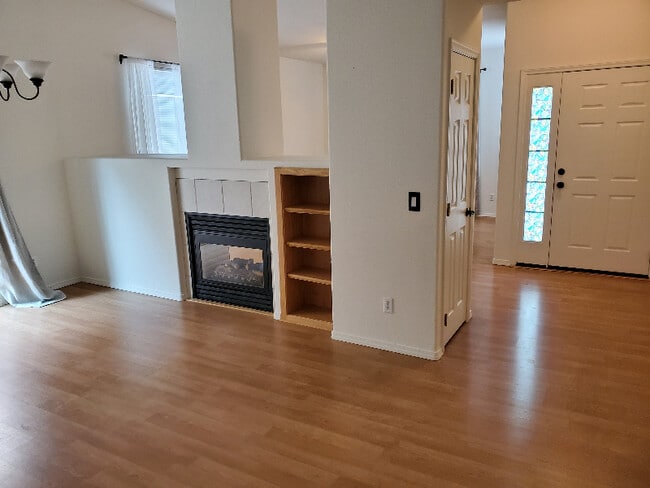 155 Waterfall Rd in Templeton, CA - Building Photo - Building Photo