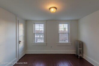 623 E Elm St in Scranton, PA - Foto de edificio - Building Photo