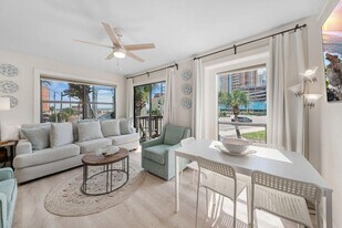 101 W 6th St in Gulf Shores, AL - Building Photo