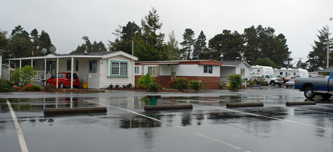 B & E Wayside RV-Mobile Home Park in Florence, OR - Building Photo - Building Photo