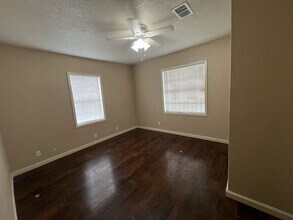 4060 Usan St in Beaumont, TX - Building Photo - Building Photo