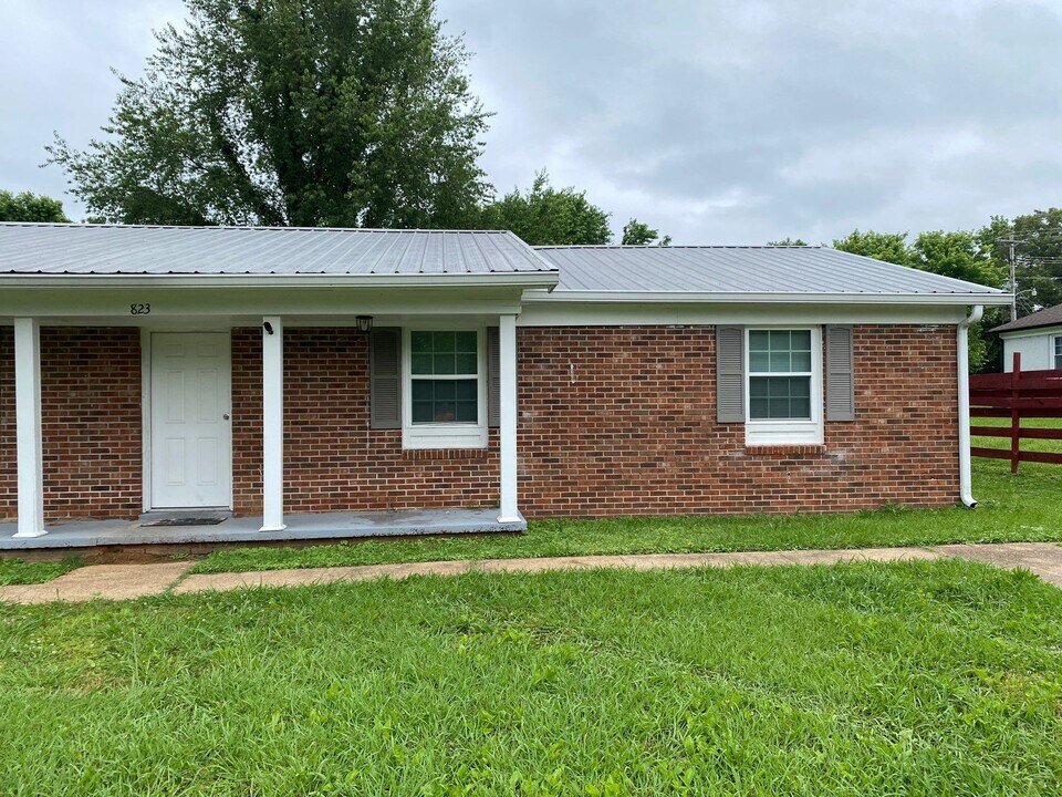 823 Rushmeade Rd, Unit R in Jackson, TN - Building Photo