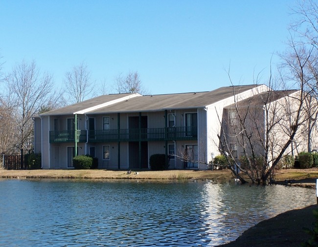 Lake Vista in Warner Robins, GA - Foto de edificio - Building Photo