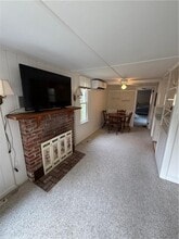 115 Winnapaug Rd in Westerly, RI - Building Photo - Building Photo
