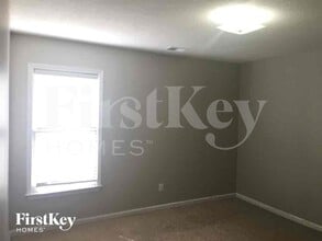 1071 Mossy Knoll Dr in Cordova, TN - Foto de edificio - Building Photo