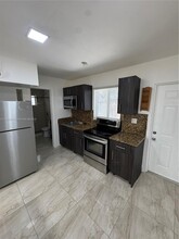 3413 NW 9th Ct in Miami, FL - Building Photo - Building Photo