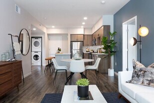 1002 E El Camino Real in Sunnyvale, CA - Building Photo