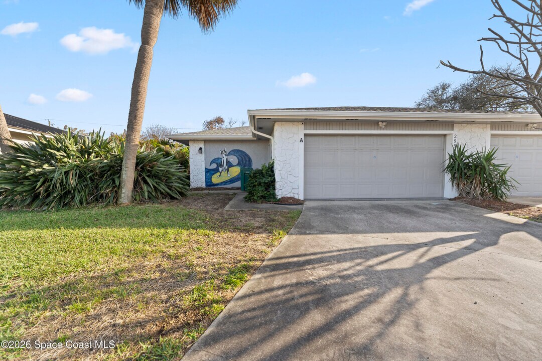 255 Ocean View Ln in Indialantic, FL - Building Photo
