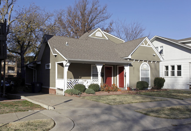 1218 S Frankfort Ave in Tulsa, OK - Building Photo - Building Photo