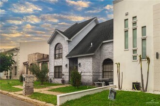 3113 S Casa Linda St in McAllen, TX - Building Photo - Building Photo