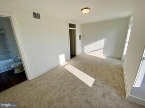 303 S Main St-Unit -3 in Phoenixville, PA - Building Photo - Building Photo