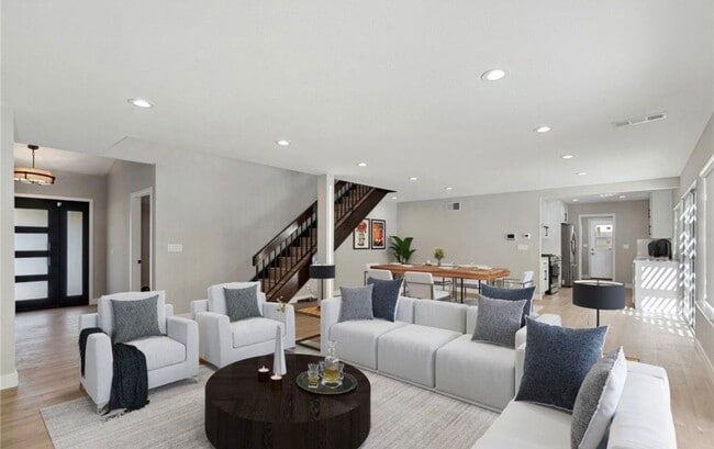 property at 17552 Wayne Ave