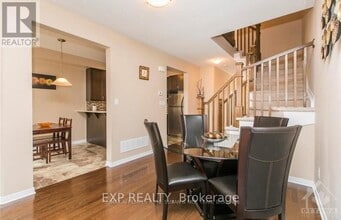 296 Losino Cres in Ottawa, ON - Building Photo - Building Photo
