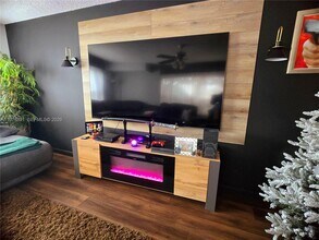 1931 Hartford Ct in West Palm Beach, FL - Foto de edificio - Building Photo