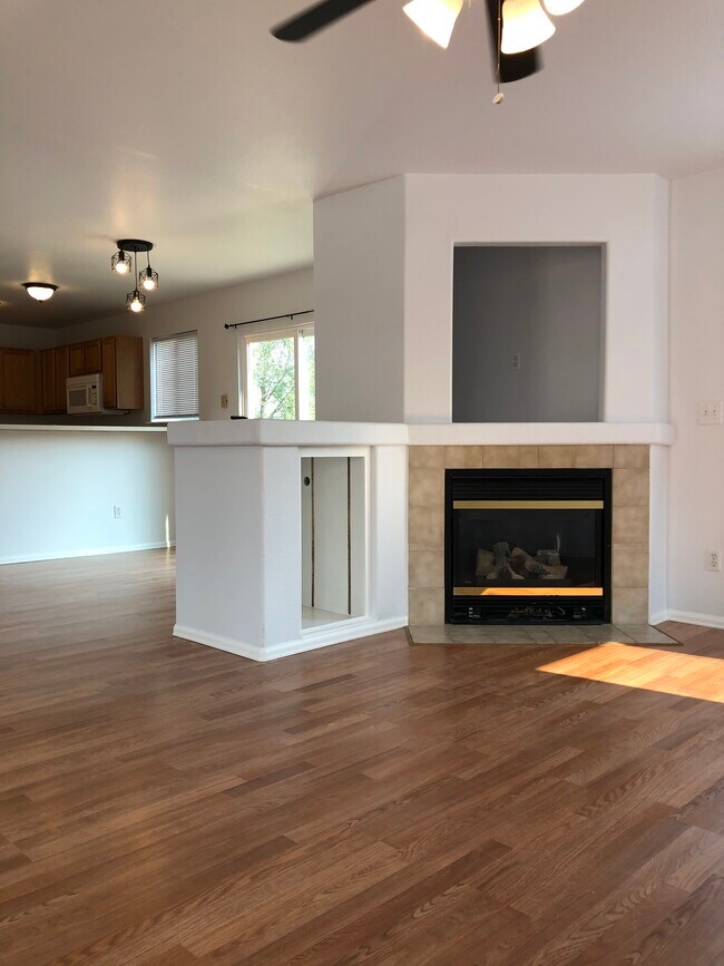 955 Winebrook Way in Fountain, CO - Building Photo - Building Photo