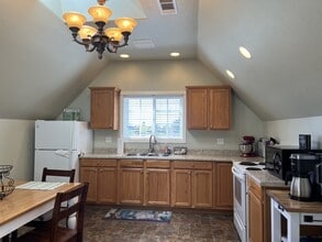 1643 Azalea Ave in Mckinleyville, CA - Building Photo - Building Photo