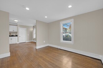 130 Dalton St in Lowell, MA - Building Photo - Building Photo