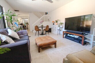 606 6th Way in West Palm Beach, FL - Building Photo - Building Photo