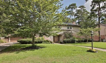 6914 Chancellor Dr in Spring, TX - Foto de edificio - Building Photo