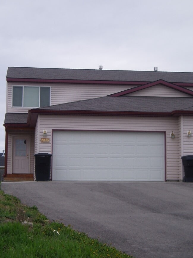 property at 2006 Greatview Dr