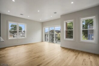 15 Voorhees St in Newark, NJ - Building Photo - Building Photo