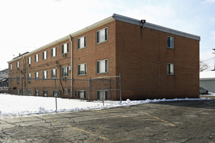 Madison Gardens Apartments in Lakewood, OH - Building Photo - Building Photo