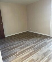 2049 Berkshire Cir in Carpentersville, IL - Foto de edificio - Building Photo