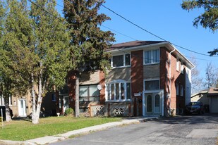 27-29 Garthdale Ct in Toronto, ON - Building Photo