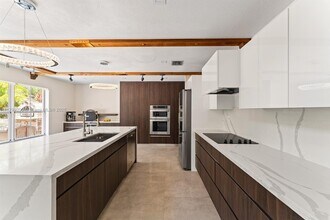 15555 SW 26th Terrace in Miami, FL - Building Photo - Building Photo