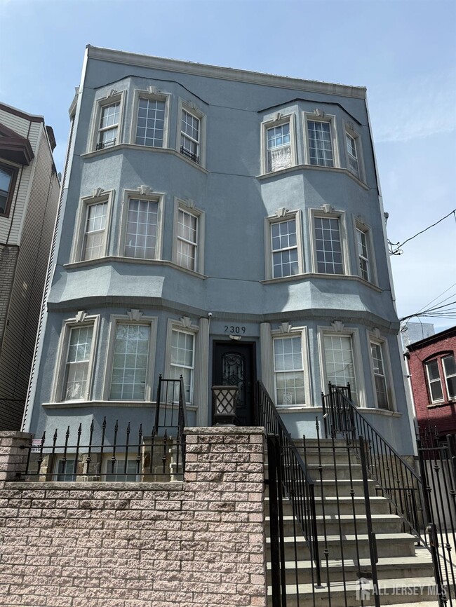 2309 John F. Kennedy Blvd in Jersey City, NJ - Building Photo - Building Photo