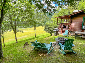 2408 Todd Railroad Grade Rd in Todd, NC - Foto de edificio - Building Photo